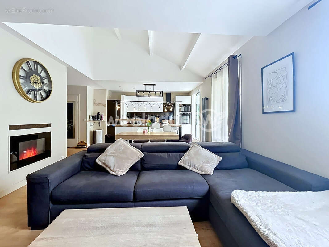 Appartement à ERAGNY