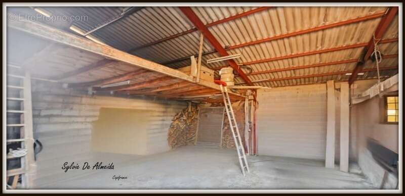 Commerce à BAGE-LA-VILLE