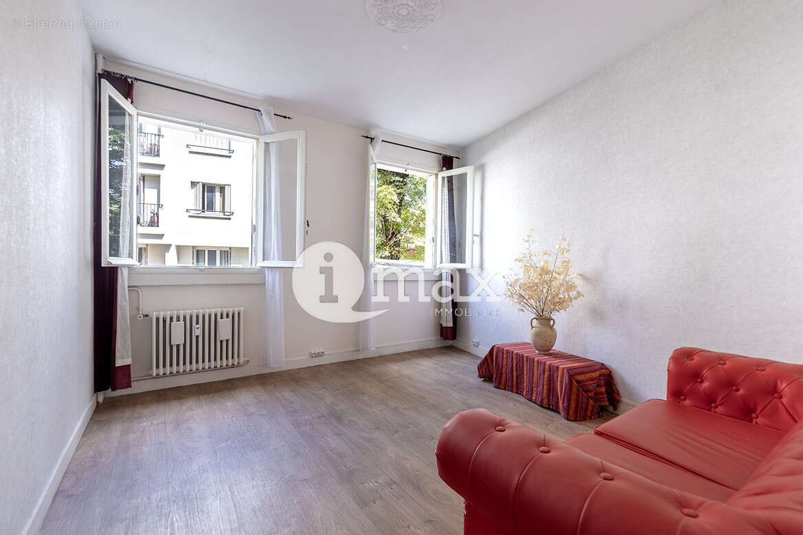 Asnières Gare 2 pièces traversant de 39 m² 245 000 - photo 2