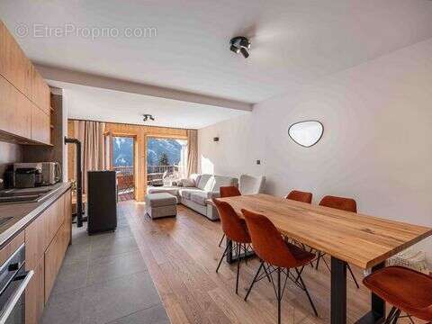 Appartement 70 m² à Les Chapelles  - photo 2