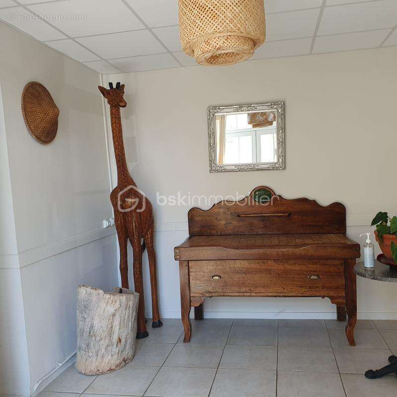 Commerce à SOMMIERES-DU-CLAIN