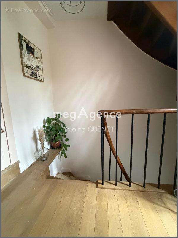 Maison à ENTRAYGUES-SUR-TRUYERE