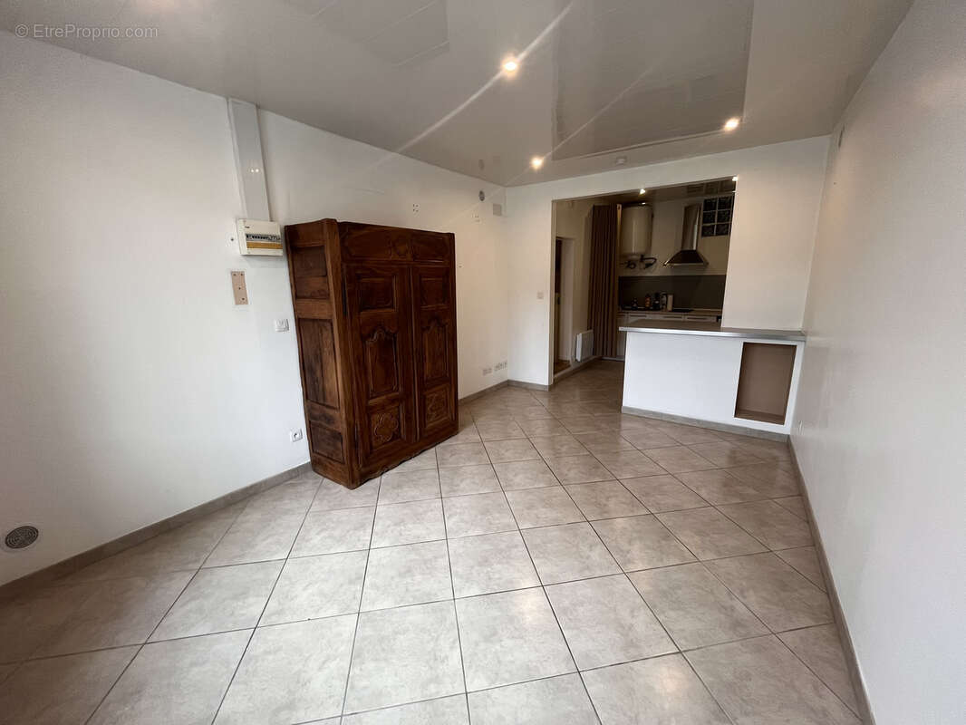 Appartement à LAMALOU-LES-BAINS