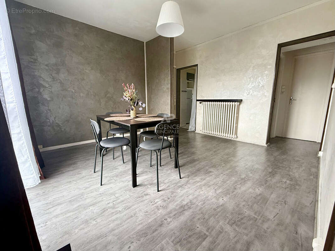 Appartement Poissy 3 pièce(s) 47 m2 - photo 2