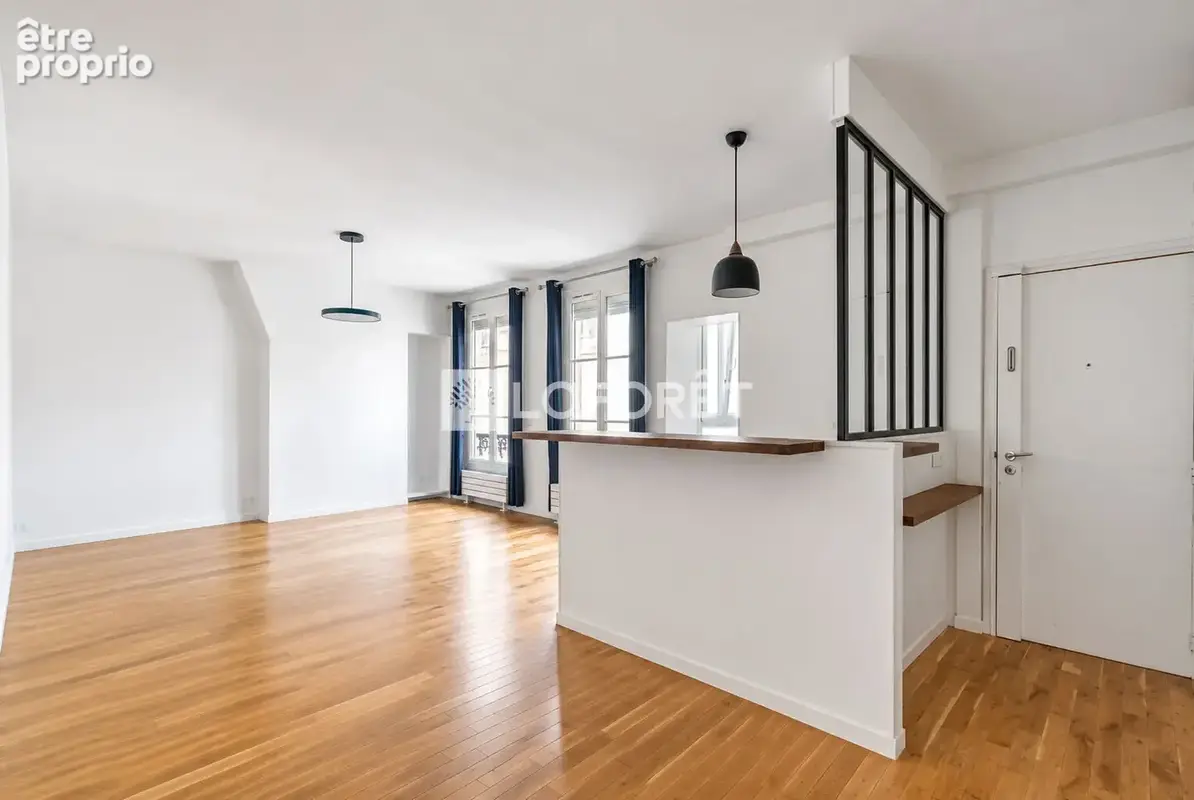 Appartement à PARIS-17E