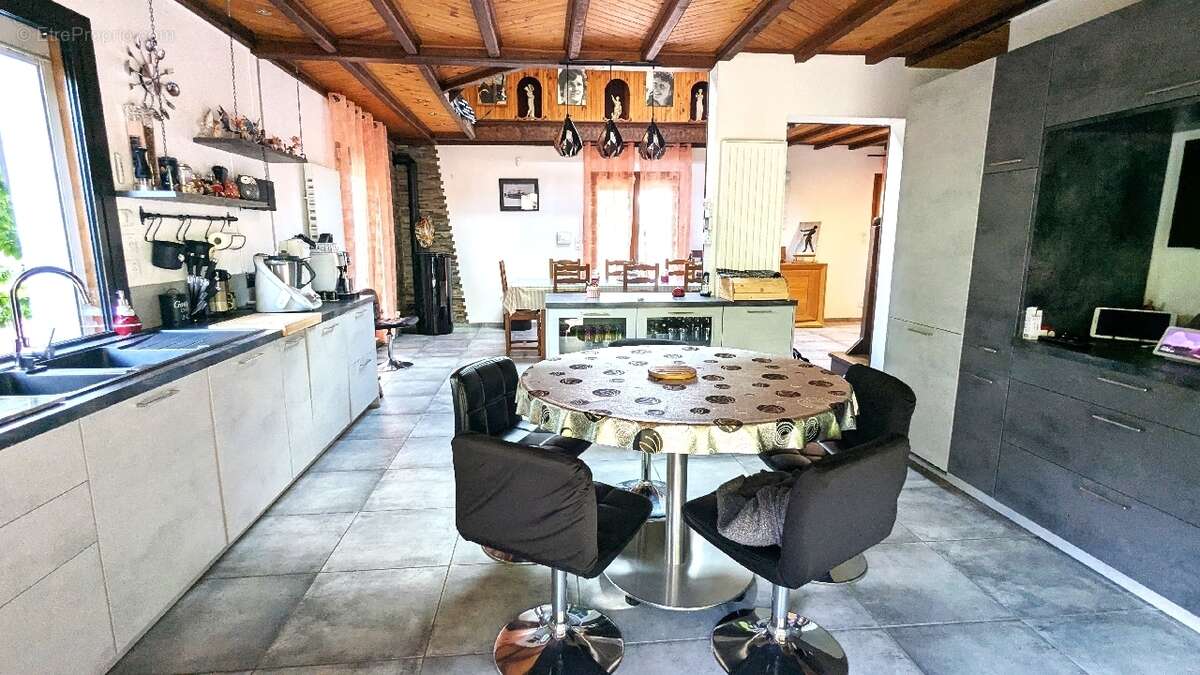 Maison à FROGES