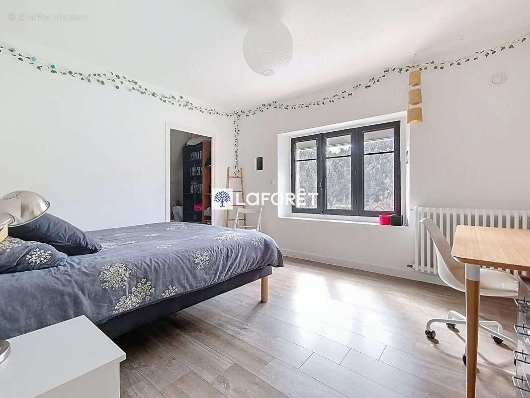 Maison à LE MALZIEU-VILLE