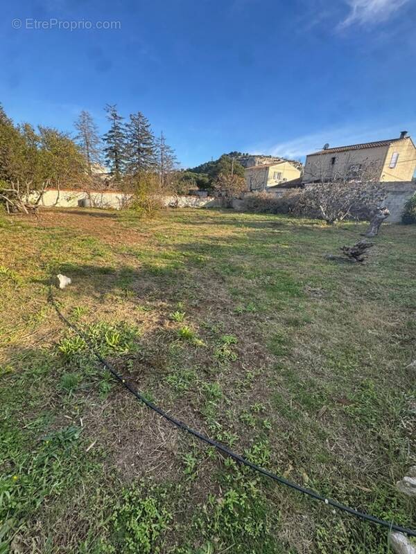 Terrain à GIGNAC-LA-NERTHE