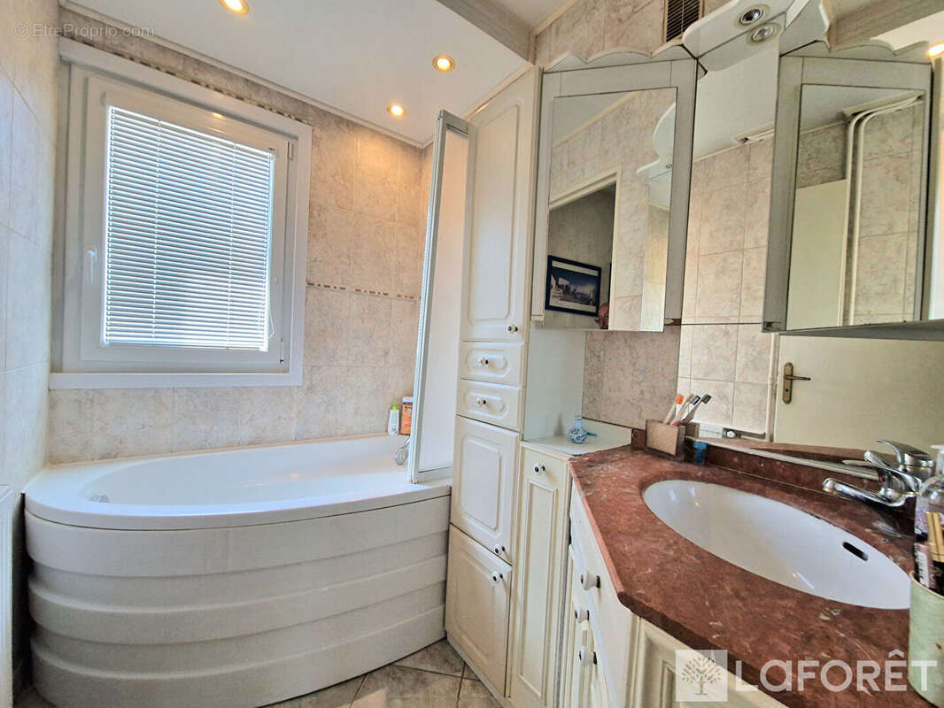 Appartement La Mulatiere 4 pièce(s) 73 m2 - photo 8