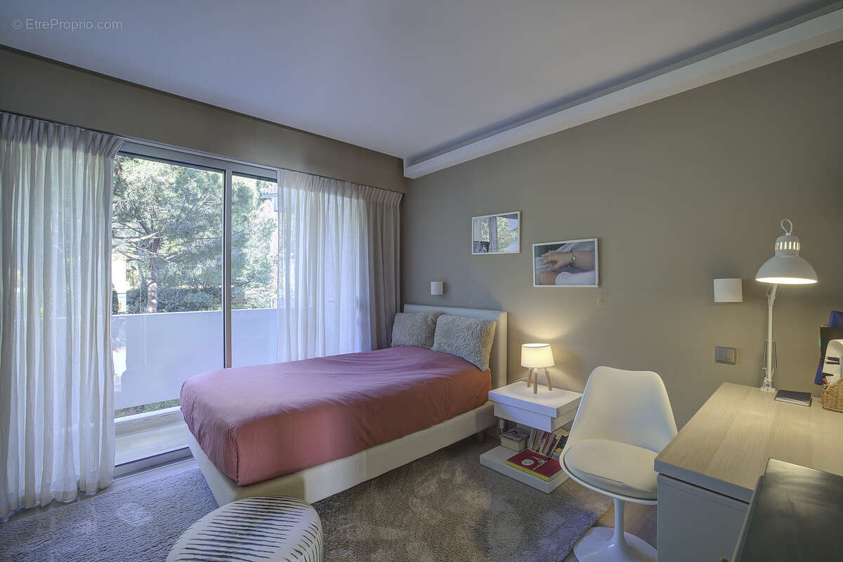 Appartement à VALLAURIS