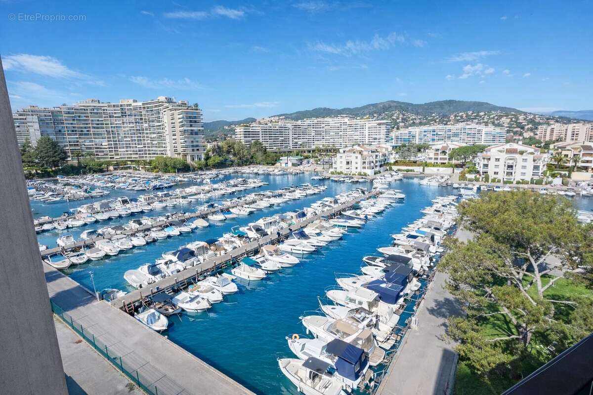 Appartement à MANDELIEU-LA-NAPOULE