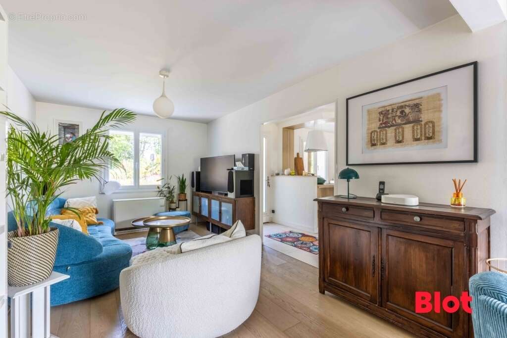 Maison 133 m² à Crevin  - photo 9