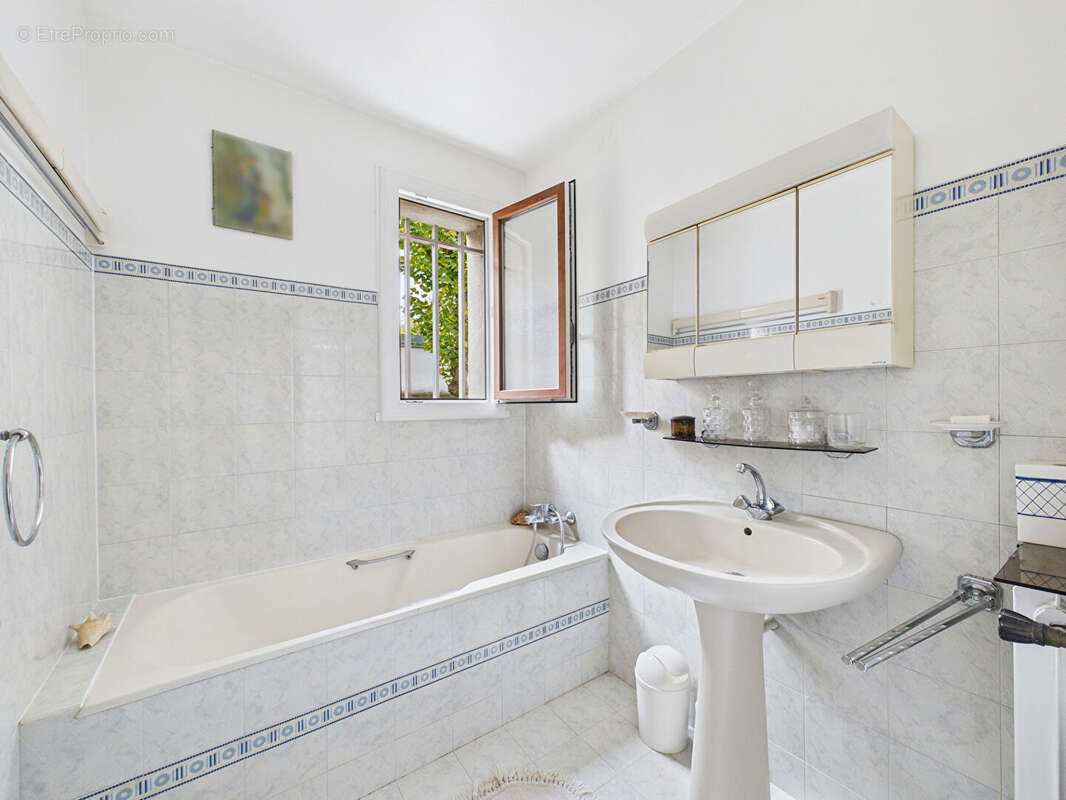 Appartement à SAINT-MAUR-DES-FOSSES