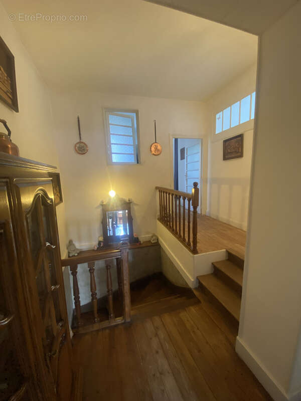 Maison de caractère avec dépendances   168 m2   Viager occupé - photo 8