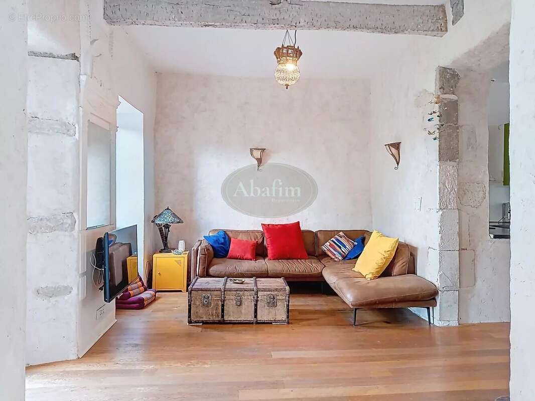 Commerce à AURIGNAC