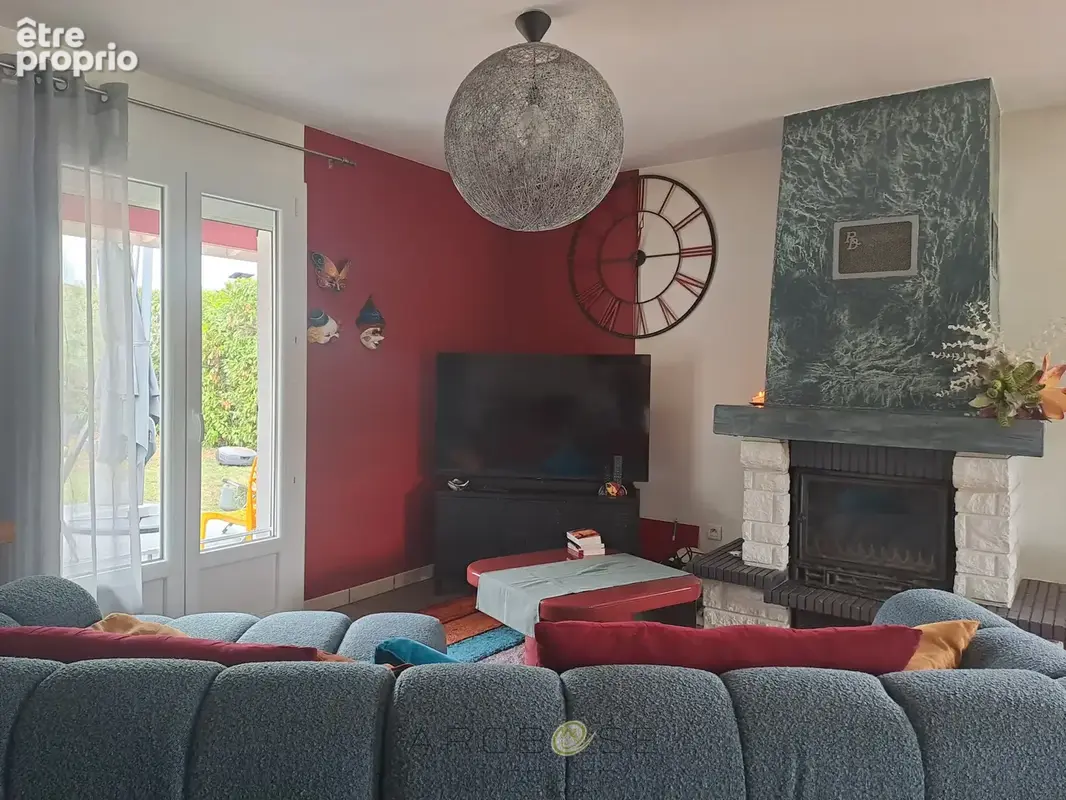 Maison de charme avec jardin, à pied des commerces, avec un  espace pro. - photo 1