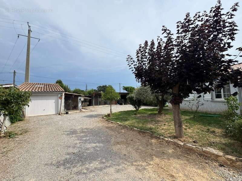 Vente Maison de Plain-Pied T5-4 avec Piscine et Garages – Peyruis (04) - photo 30