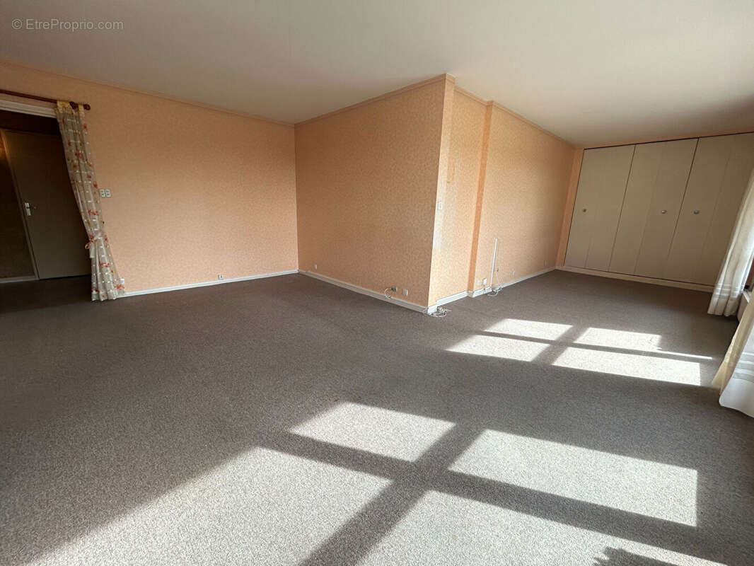 Appartement à ELANCOURT