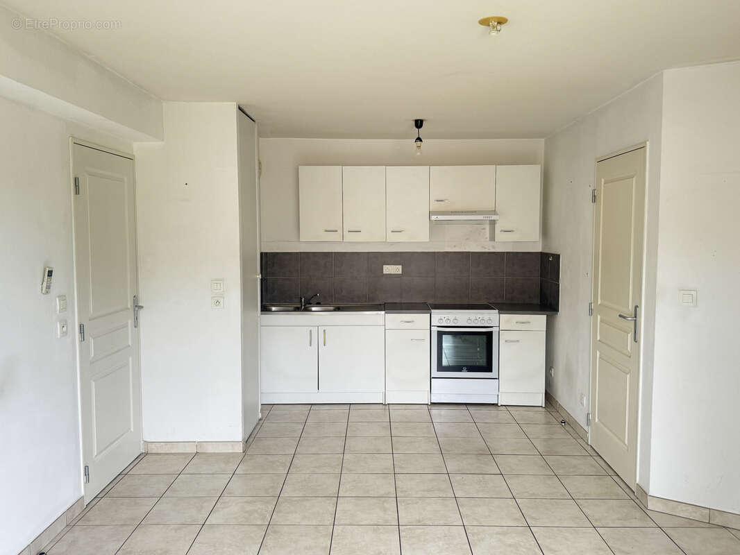 Appartement à MARSEILLE-4E