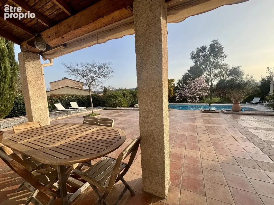 Villa plain-pied de 130m² habitables, 3 chambres, avec piscine et dépendance – terrain 2 400 m² - photo 5