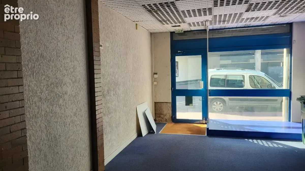 Local commercial - photo 2