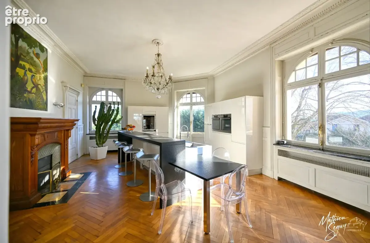 CHAZELLES SUR LYON - Propriété de Prestige - photo 8