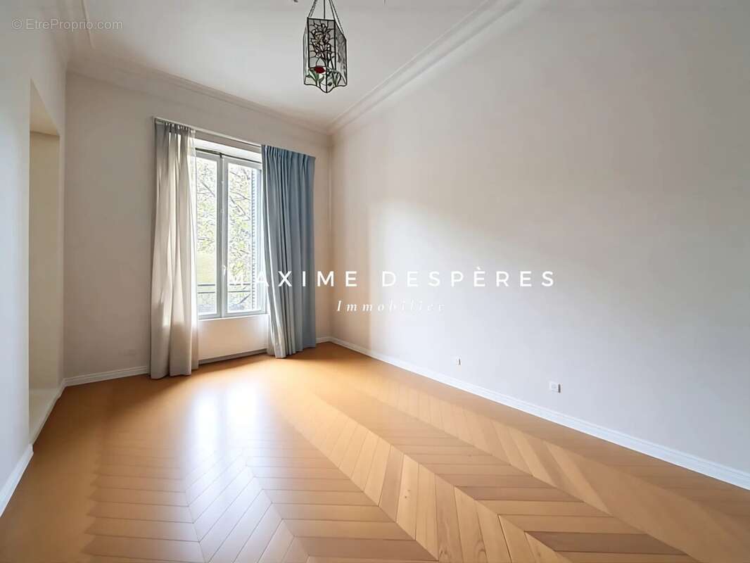 Appartement à PARIS-2E