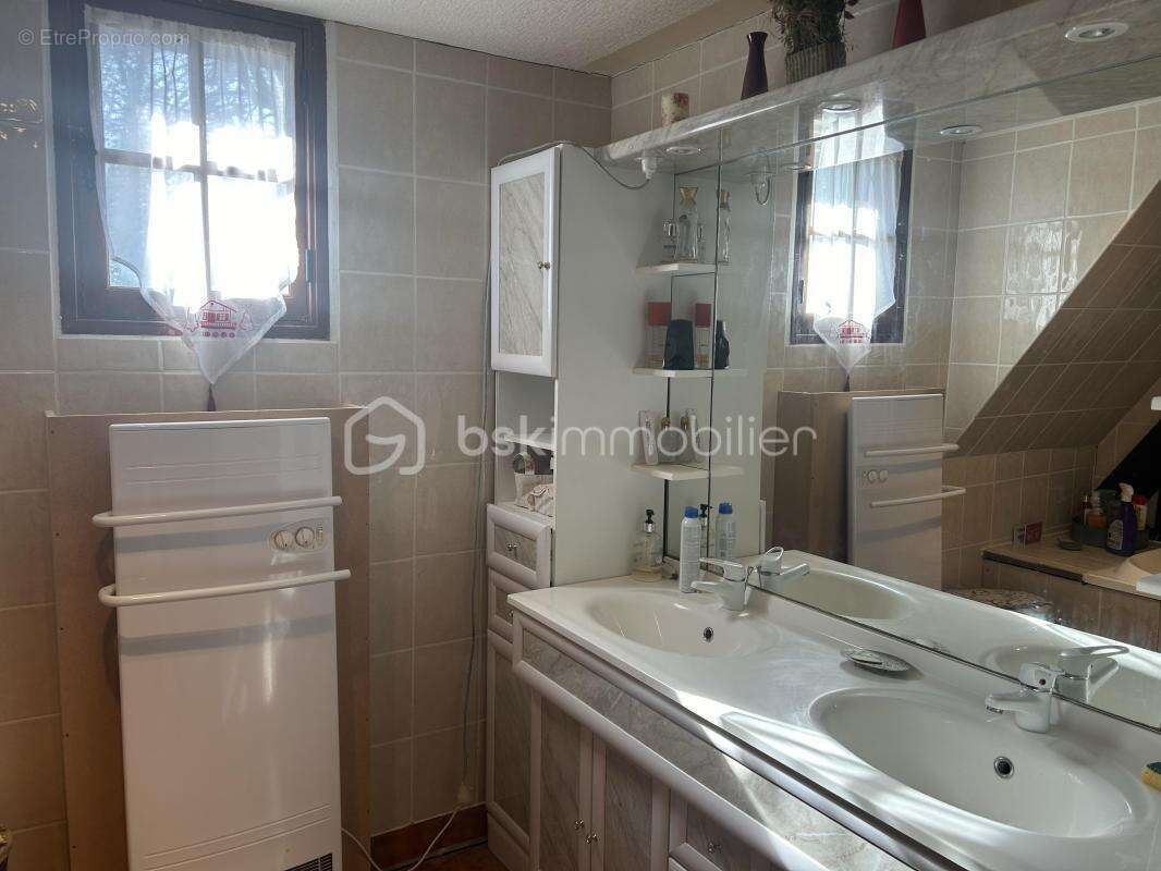 Maison à BONNEVILLE-LA-LOUVET