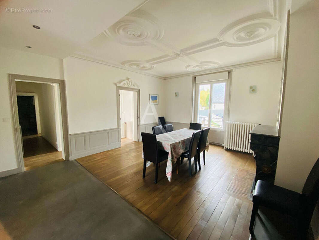 Maison à NEUILLE-PONT-PIERRE