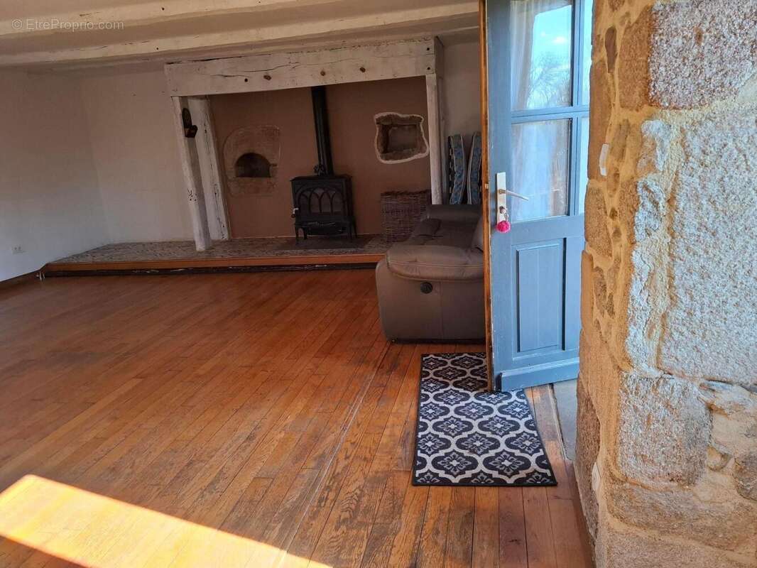 Maison 187 m² à Lauresses  - photo 8