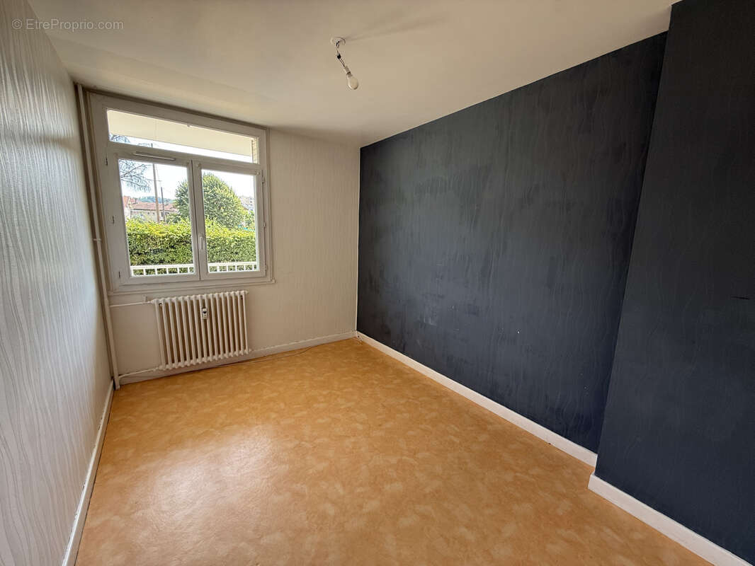 ROUSSILLON !!! Appartement T3 en rez de chaussée, 79 m2 habitables environ - Cave, Garage et Parking - photo 5