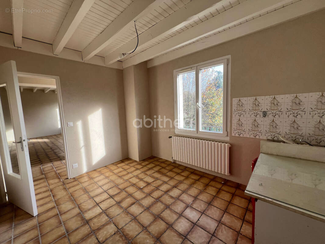 Maison à ORADOUR-SUR-VAYRES