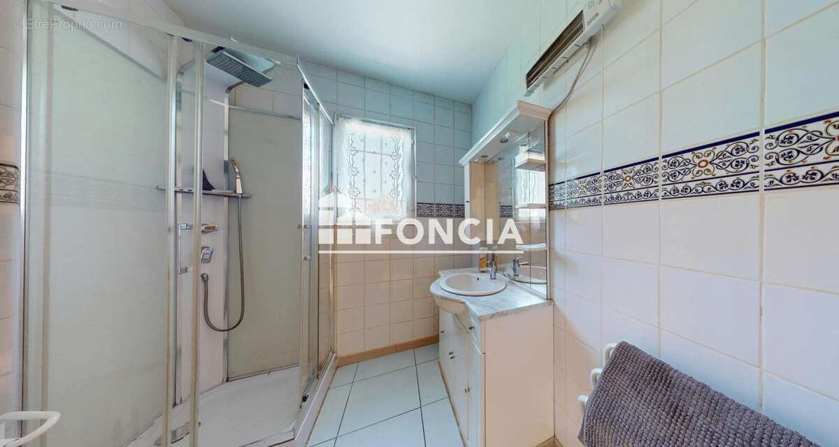 Maison 4 faces sur 900 m² de terrain arboré – Un bien rare entre plage et village - photo 9