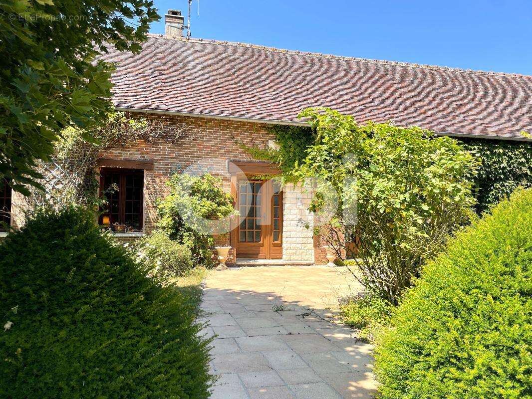 Maison à GROSSOEUVRE