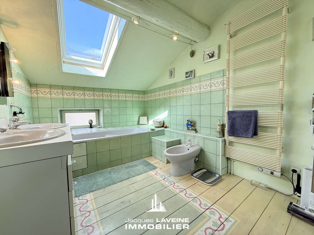 Maison à ARS-SUR-MOSELLE