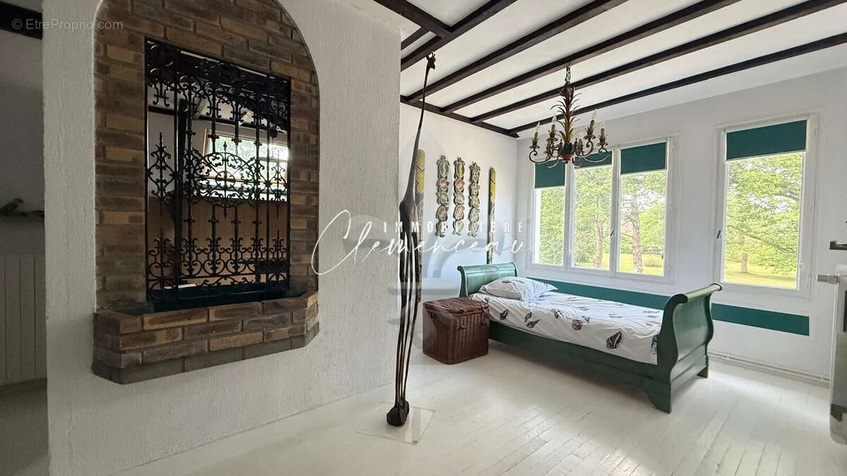 Maison à VERNEUIL-SUR-SEINE