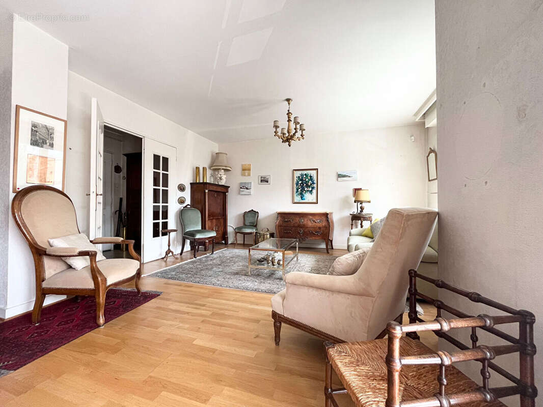 Appartement  traversant  87m2 Rue de la Mouillère - photo 3