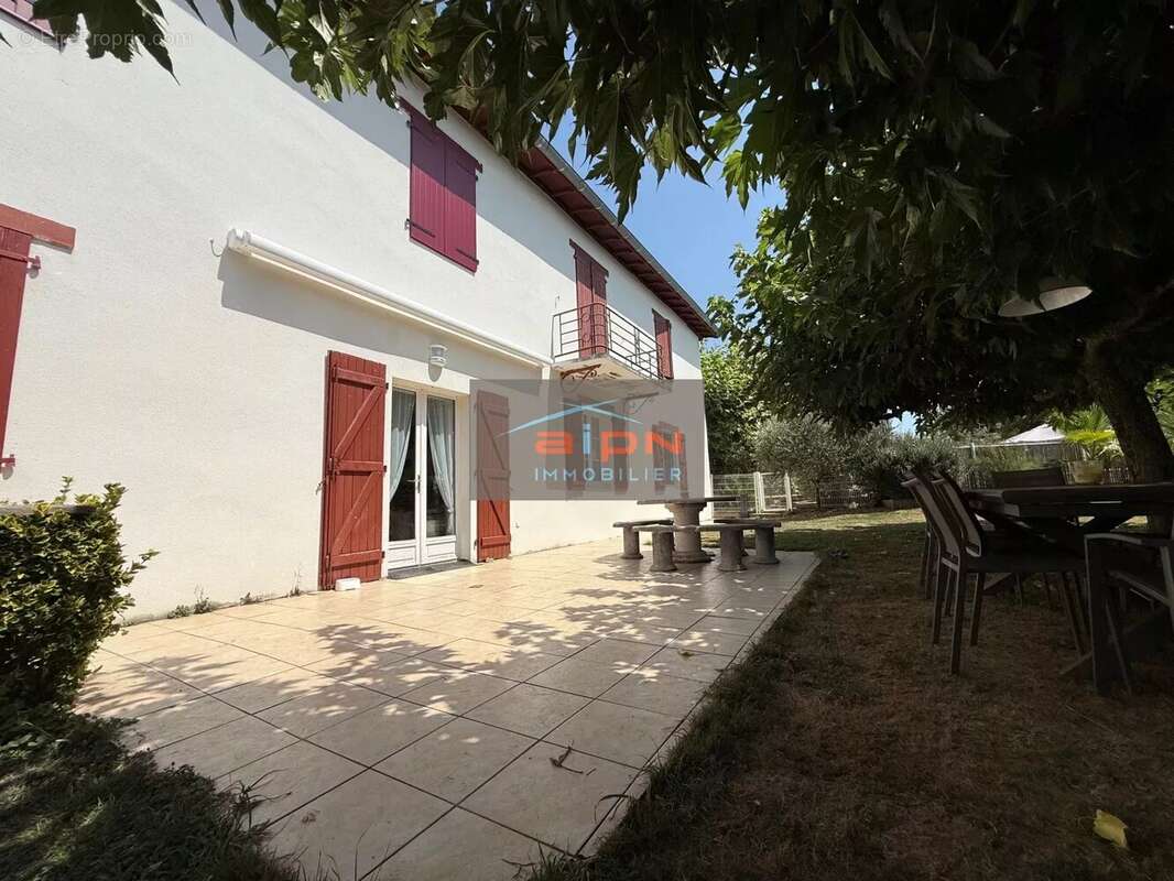 Maison à LABETS-BISCAY