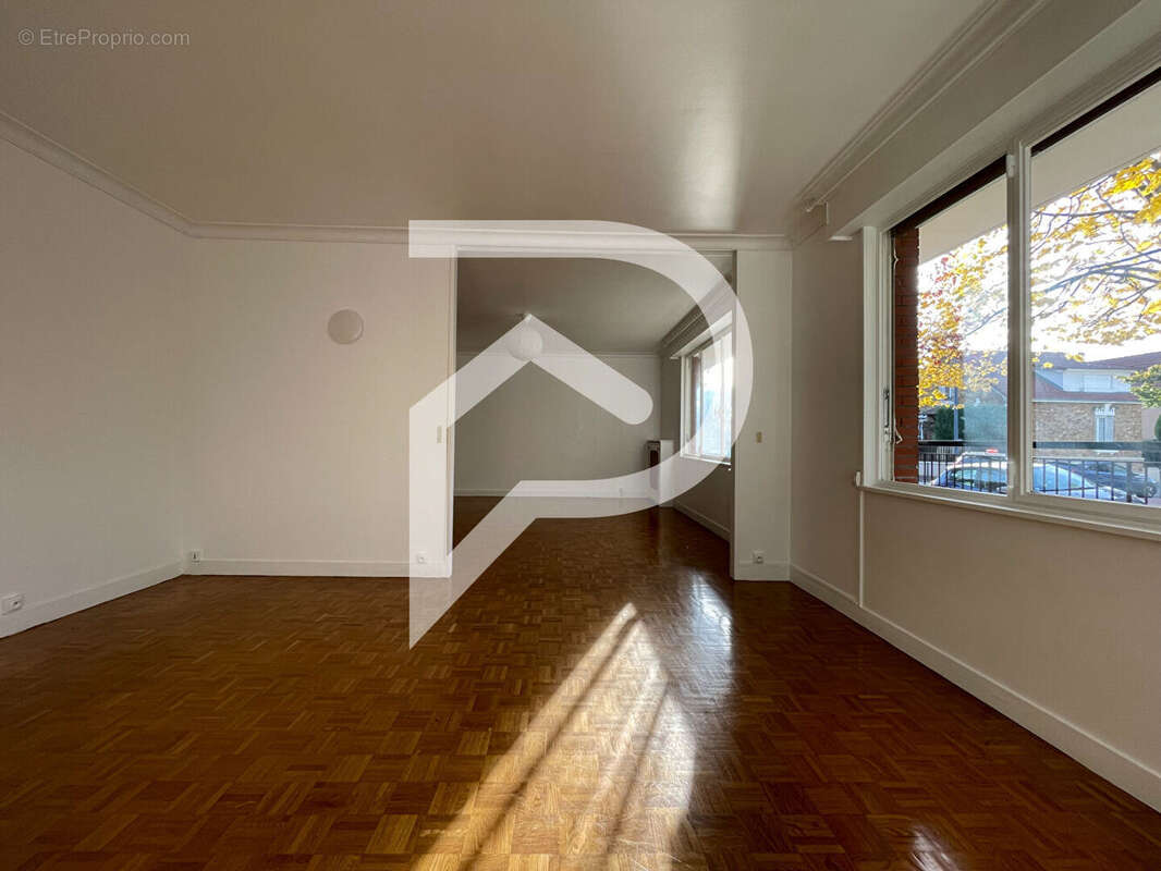 Appartement à SAINT-MAUR-DES-FOSSES