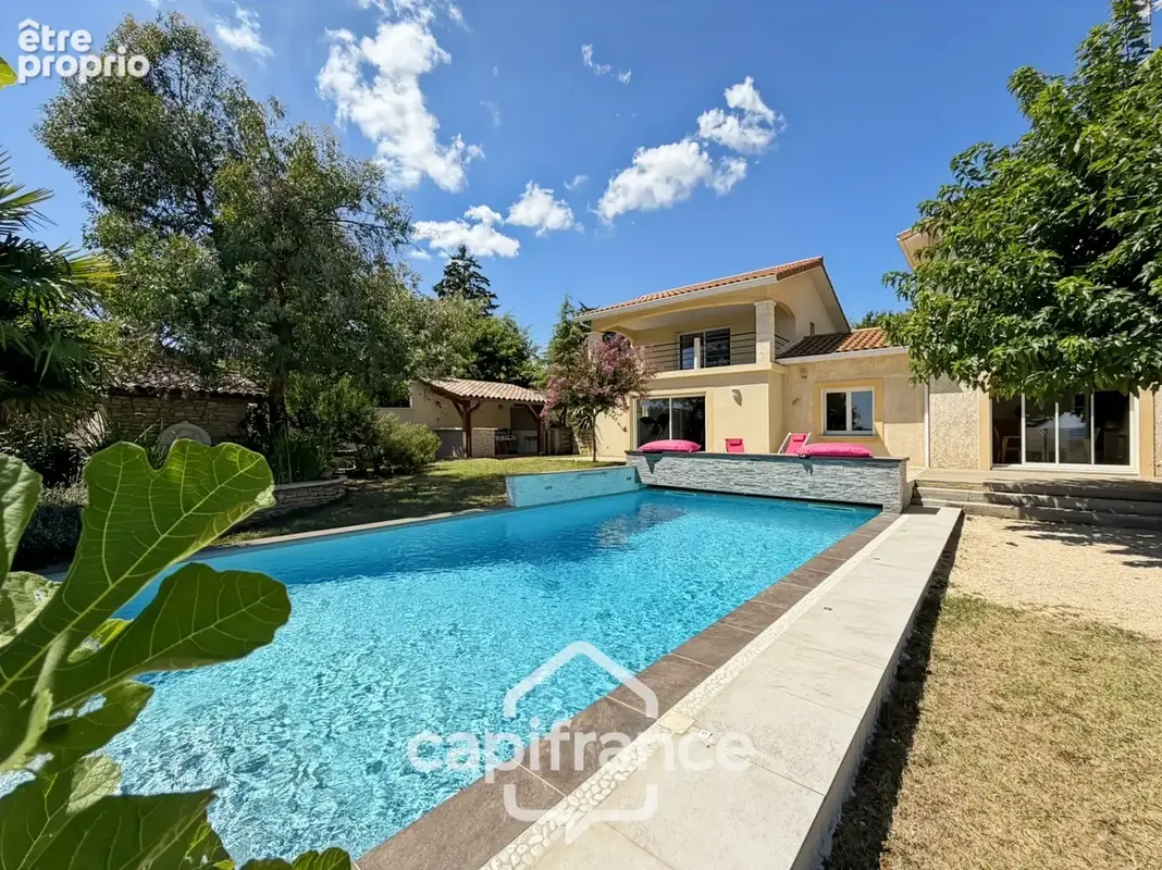 Maison Familiale avec piscine composée de 5 chambres sur ANJOU (38) - photo 2