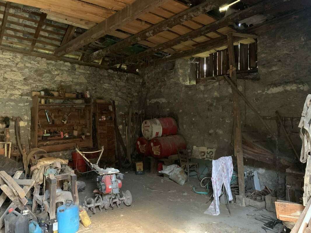 À vendre – Corps de ferme mitoyen à rénover – Lus-la-Croix-Haute (26620) - photo 19