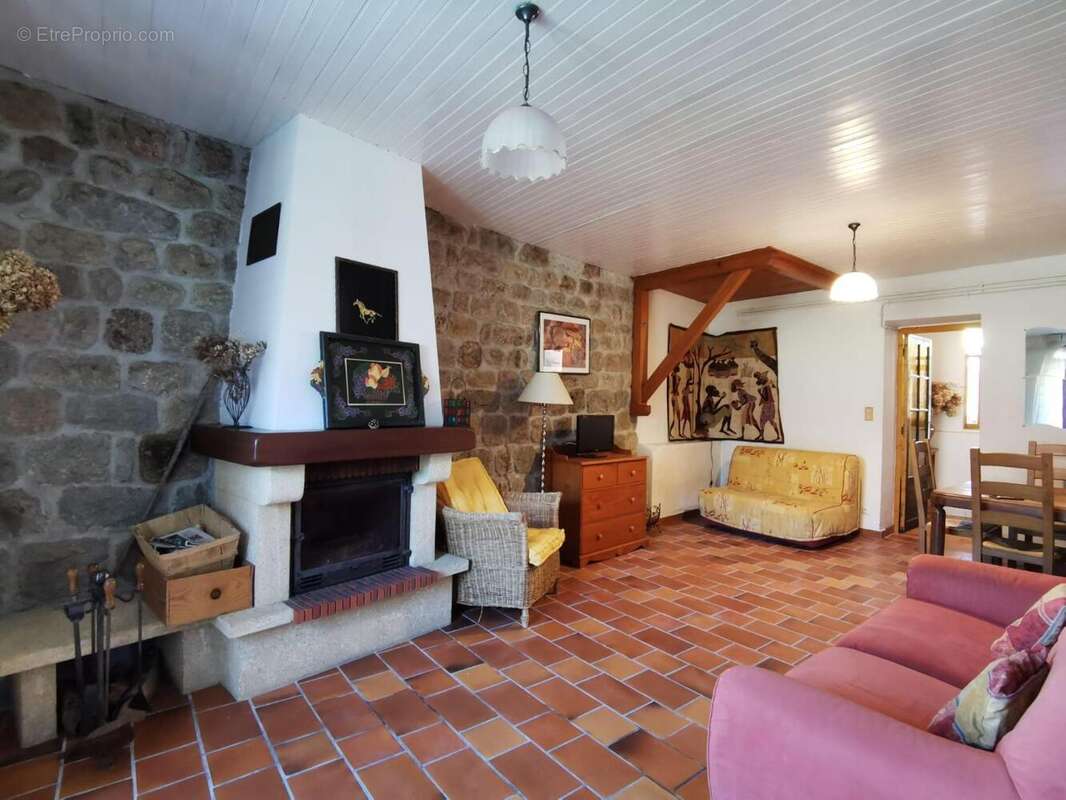   - Maison à LA SOUCHE