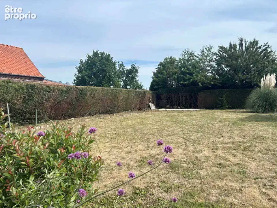 Terrain à HINGES