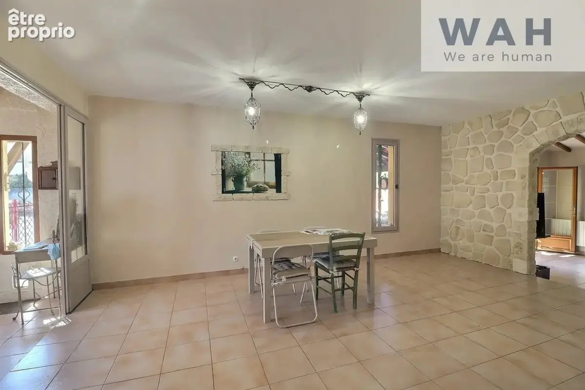 Mauguio - Maison 5 pièces de plain pied - 120m2 - Piscine - - photo 10