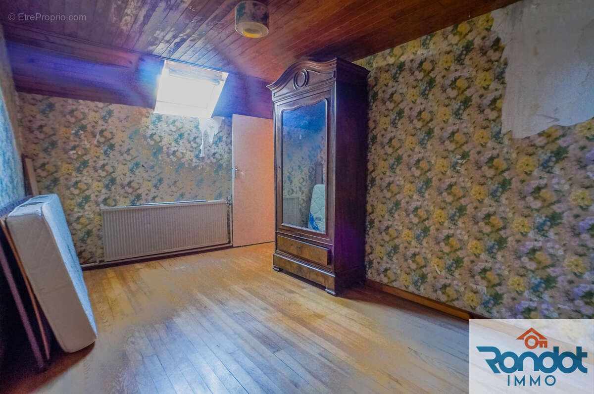 Maison à COURTIVRON