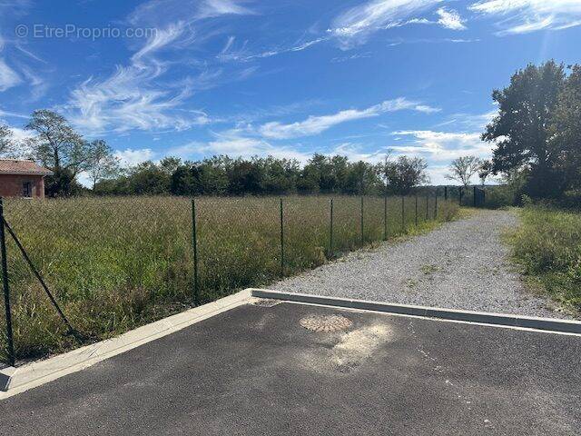 Terrain à SAINT-GEOURS-DE-MAREMNE