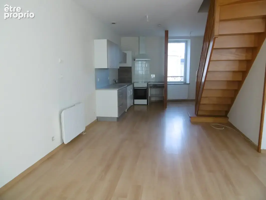 Ensemble immobilier - centre ville - 4 appartements + 1 local commercial - photo 6