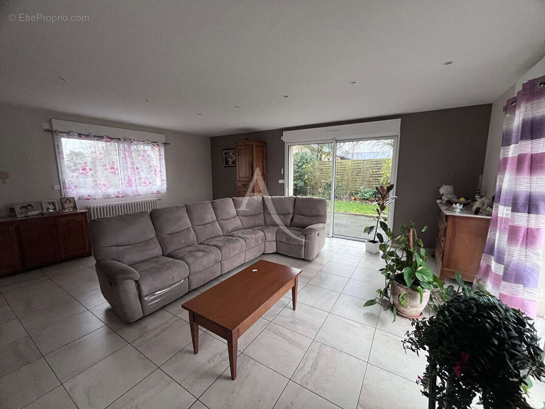 Maison à CHALONS-DU-MAINE