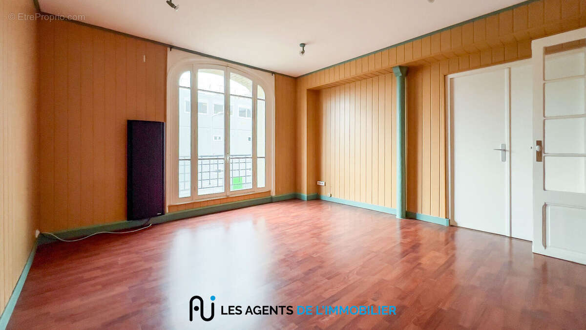 Appartement à NANTERRE