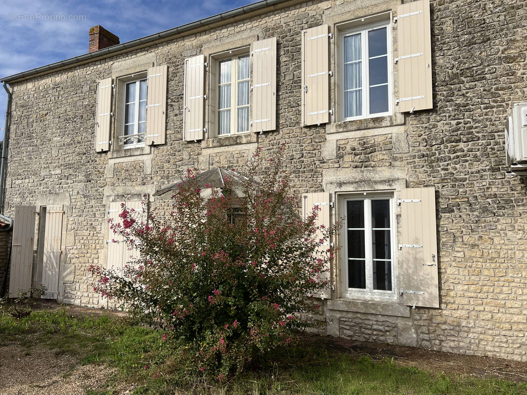 Maison à NALLIERS